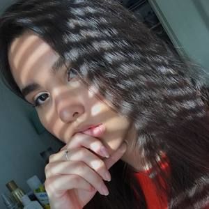 Meet your Posher, Kylee